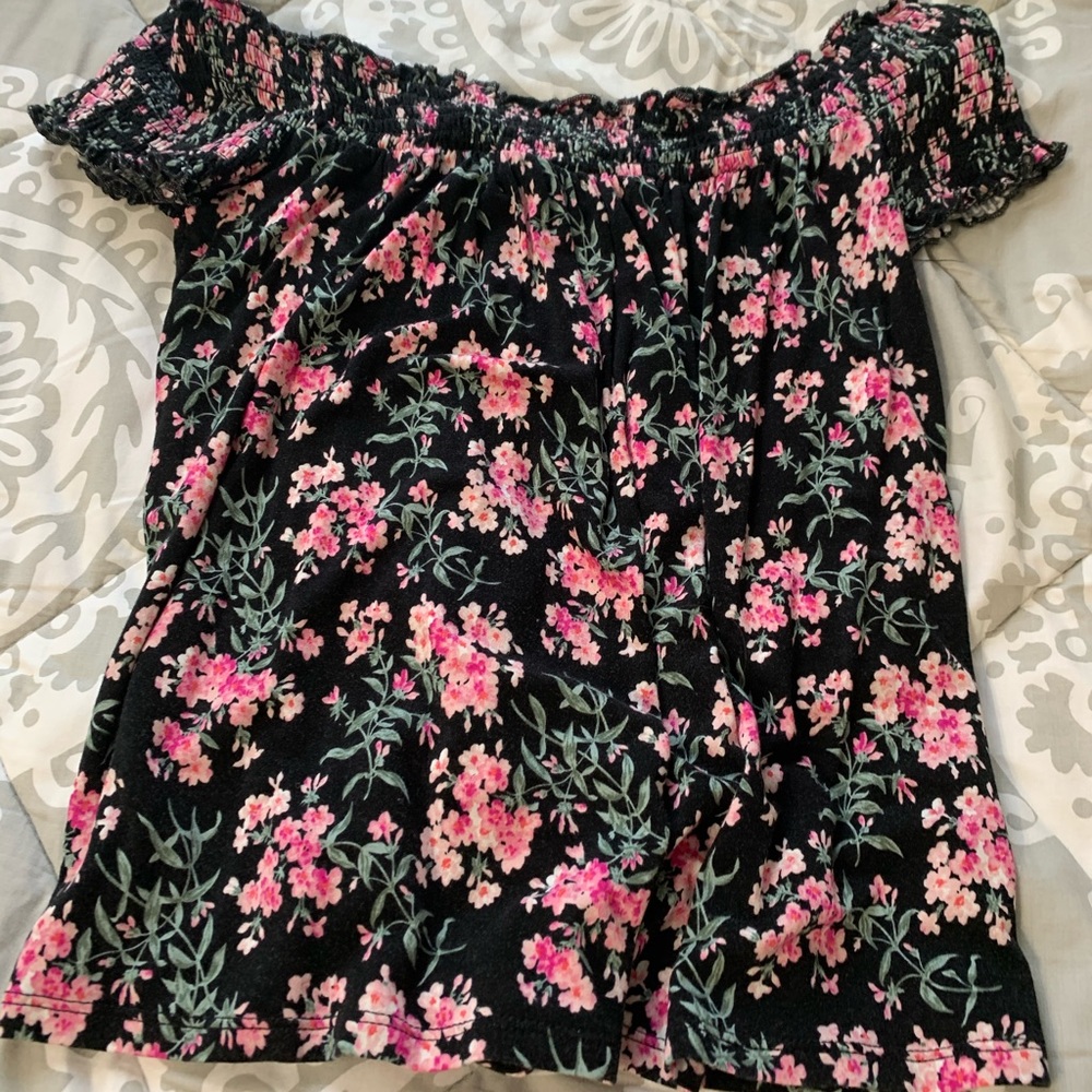 American Eagle off the shoulder shirt